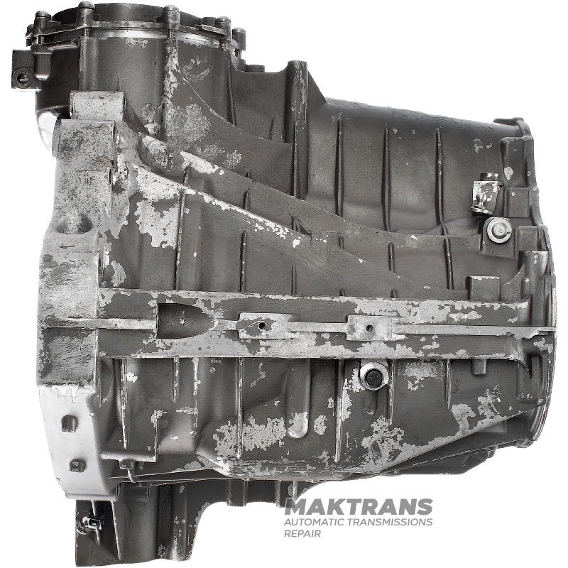 Main pair [8 / 29] complete with front housing VAG 0B5 DL501 [for old-style external filter]