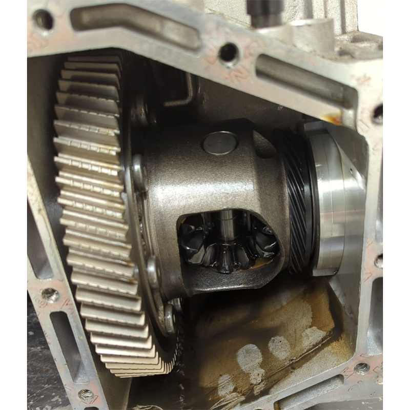 Main pair assembled with housing VAG 01M FDC 01M321105L - 68 (differential gear) / 15 (differential drive shaft)