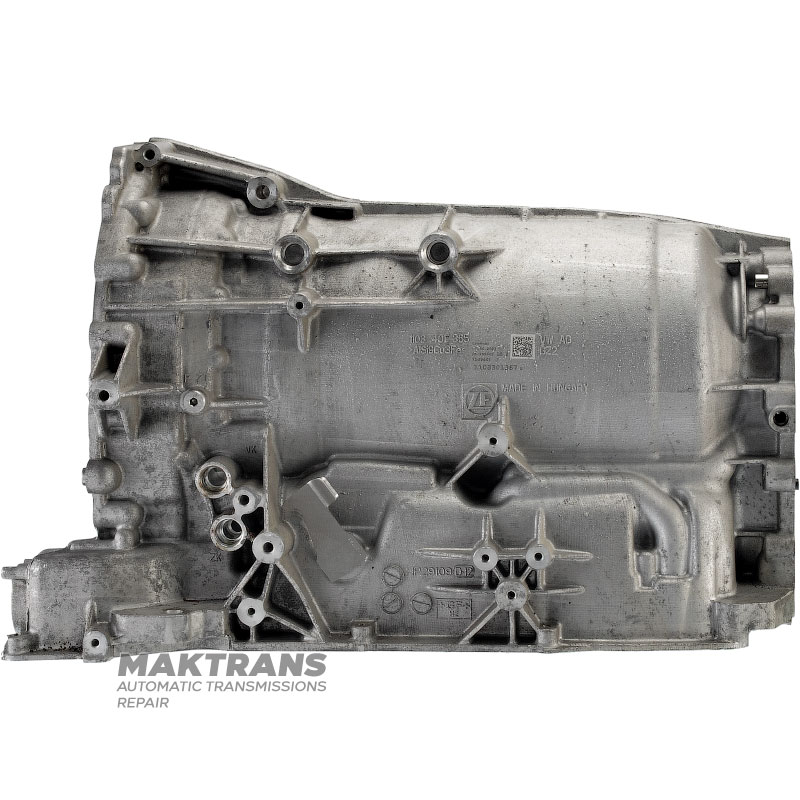 Center housing ZF 8HP65A 1109 400 365, 1103 301 367 - with oil channel between front differential / Torsen differential