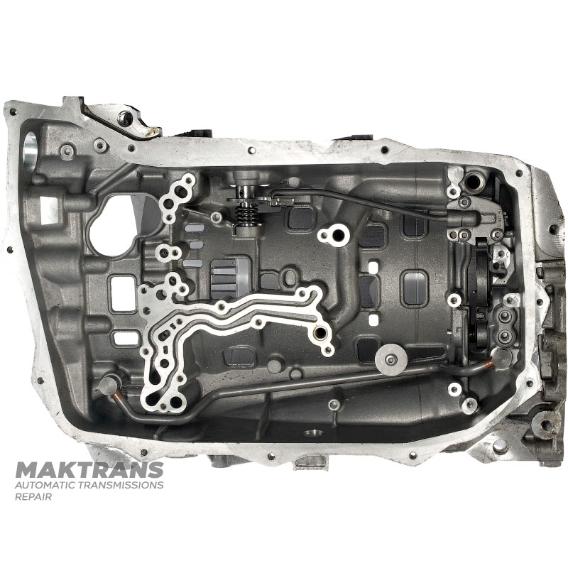 Center housing ZF 8HP65A 1109 400 365, 1103 301 367 - with oil channel between front differential / Torsen differential