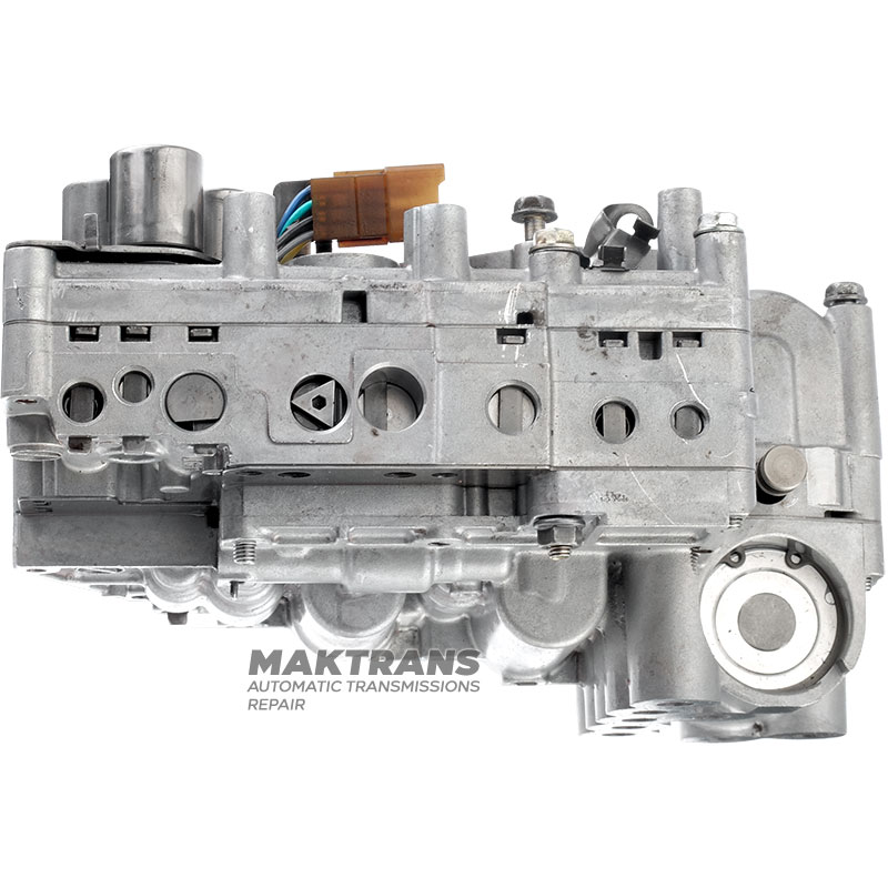 Valve body assembly with solenoids JATCO JF404 - 001325039C (used / not inspected)