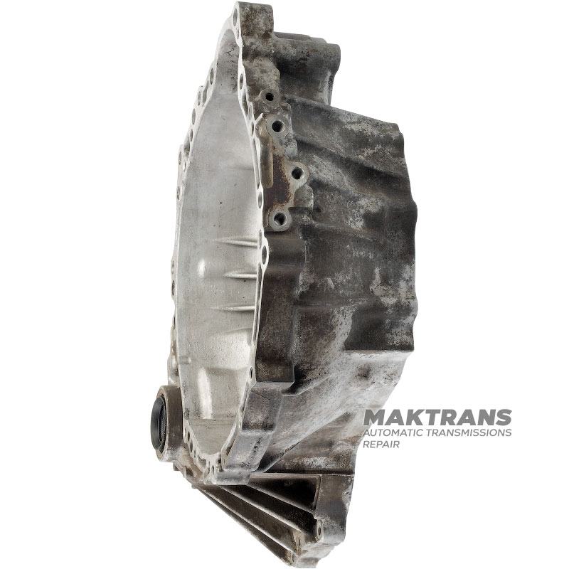 Front housing (2WD) TOYOTA U151E — 3510528012, 3510528013