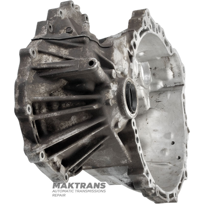 Front housing (2WD) TOYOTA U151E — 3510528012, 3510528013