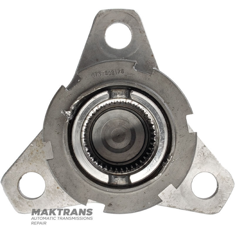 Output shaft flange ZF 5HP19 1056414044, 0737502175 — (overall length 150 mm, 3 mounting holes (ext.Ø 14.05 mm), 39 splines internal)