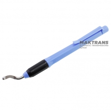 Knife for removing chamfers and scale from the inside of pipes