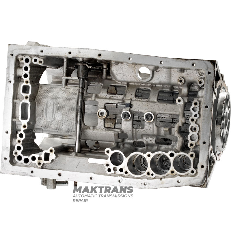 Central transmission housing TOYOTA / LEXUS A750 — 35010-0C081, with sleeve cylinder for hydraulic accumulator C1