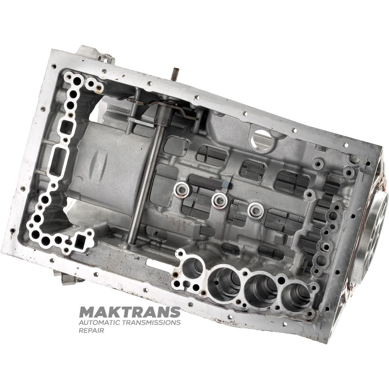 Toyota/Lexus A750 Central Transmission Housing — 35010-35С80, used and inspected
