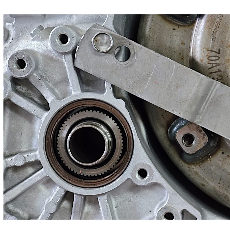 Refurbished (road tested) AISIN WARNER TF-80SC Gen1 (4WD) transmission - transmission number 30681226